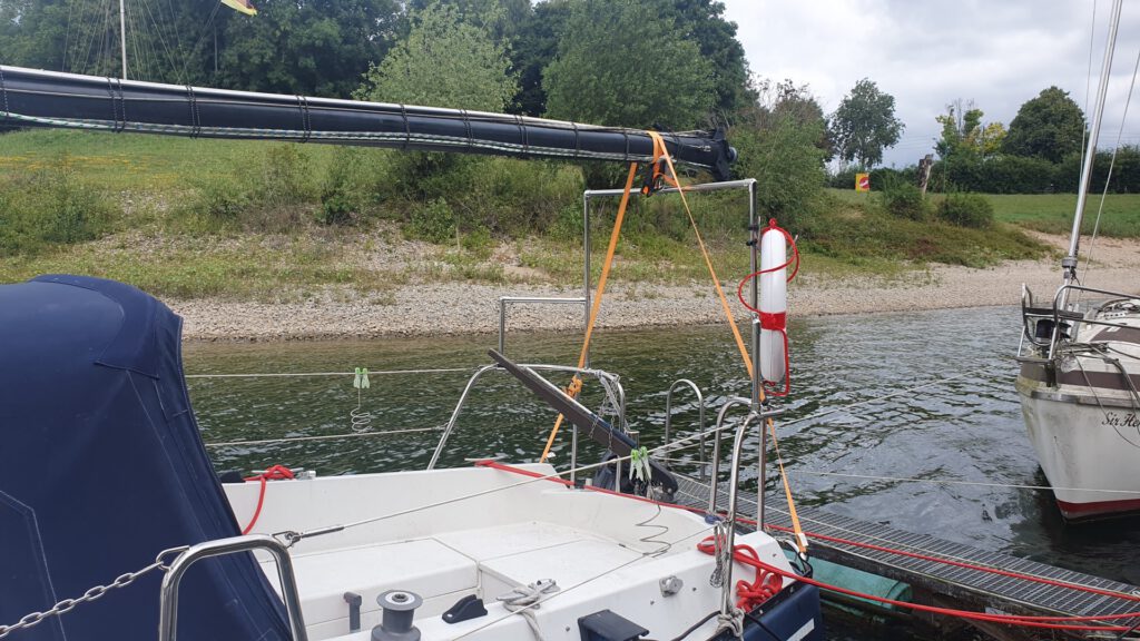 Mastauflage mit liegendem Mast