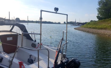 Mastauflage-Segelboot