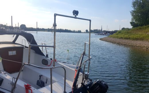 Mastauflage-Segelboot